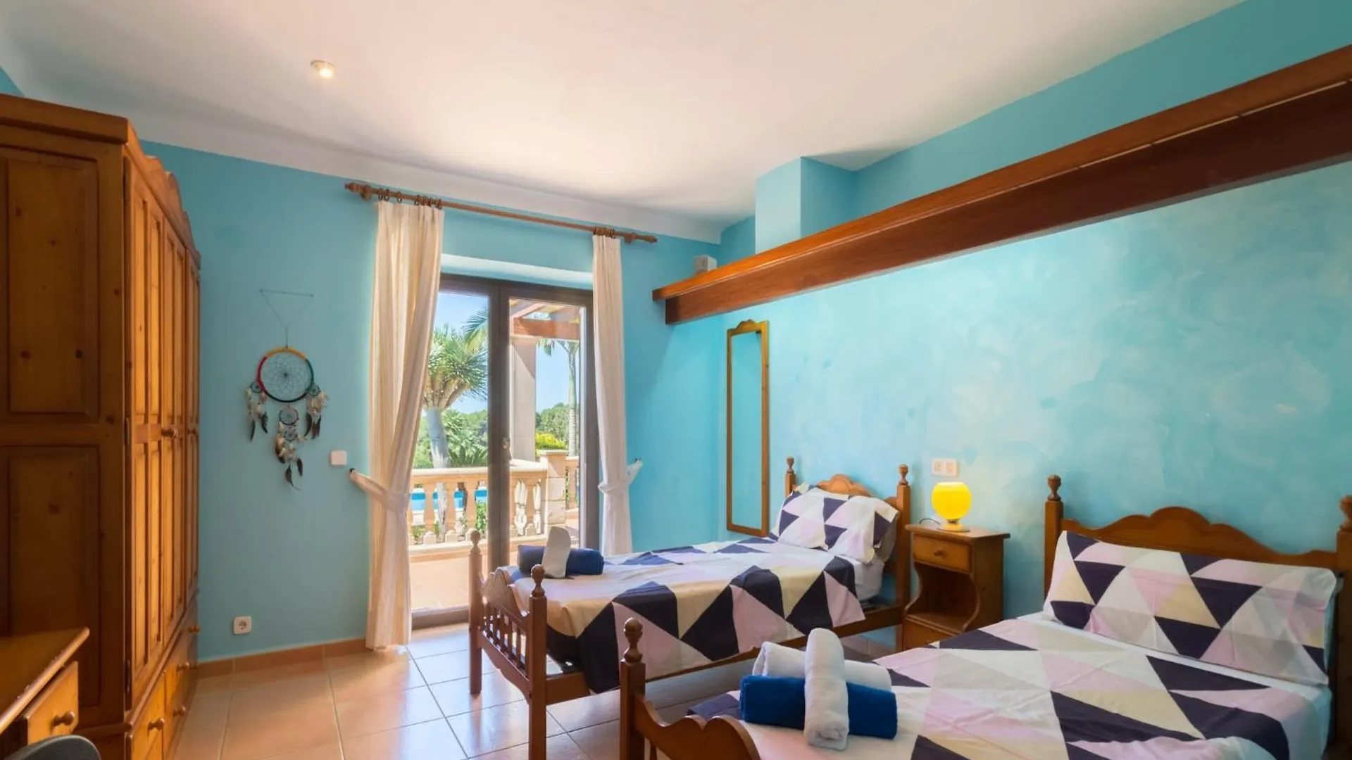 Spacious 5-Bedroom Villa In Mallorca Felanitx