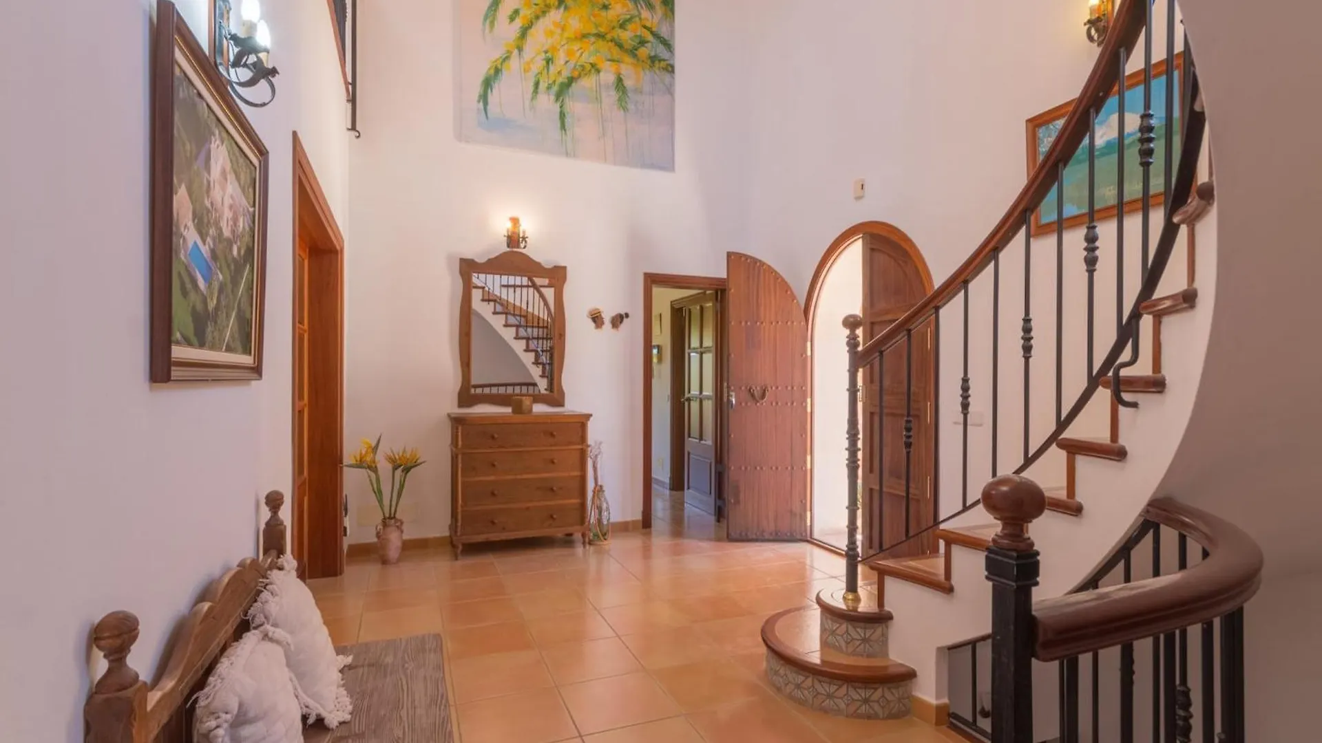 Spacious 5-Bedroom Villa In Mallorca Felanitx