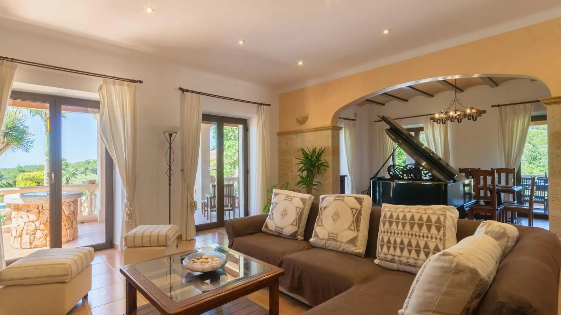 Spacious 5-Bedroom Villa In Mallorca Felanitx 0*,