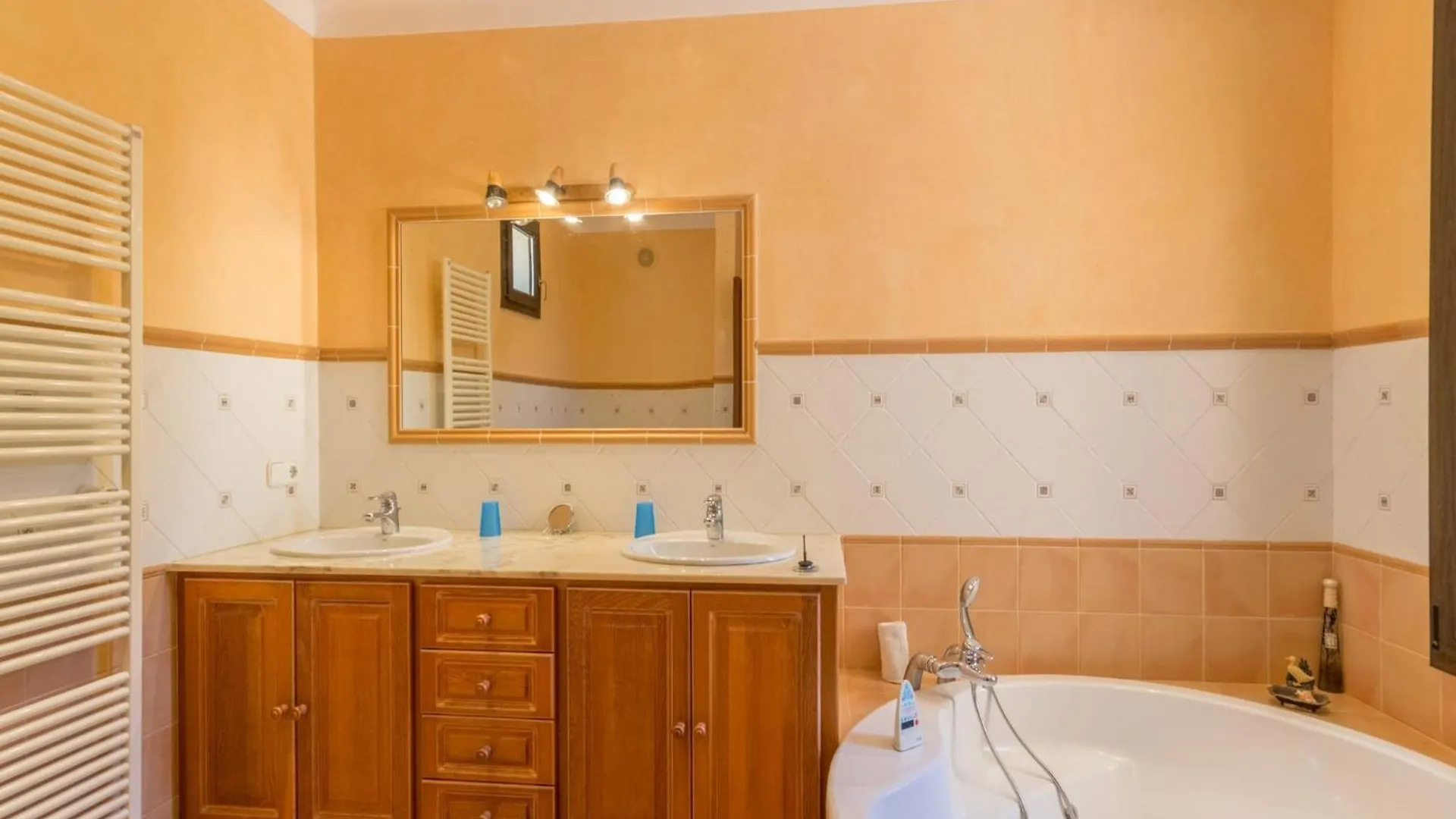 Spacious 5-Bedroom Villa In Mallorca Felanitx