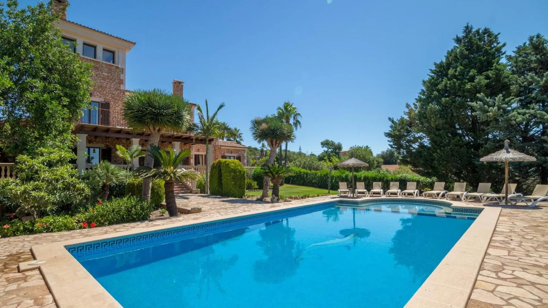 Spacious 5-Bedroom Villa In Mallorca Felanitx