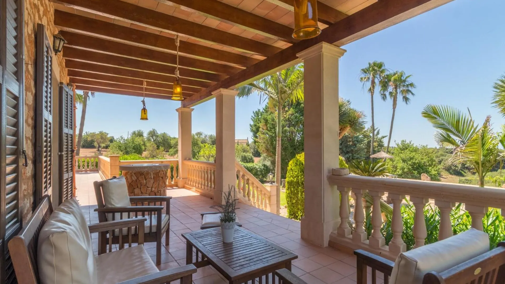 Spacious 5-Bedroom Villa In Mallorca Felanitx