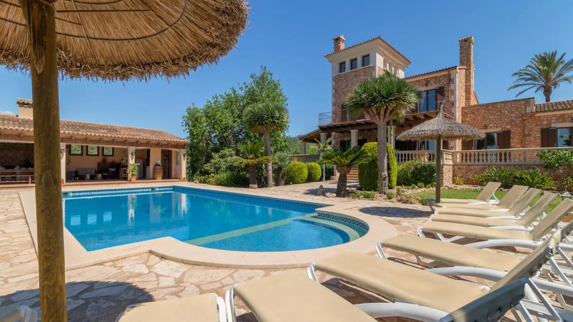 Spacious 5-Bedroom Villa In Mallorca Felanitx 0*,  Španělsko