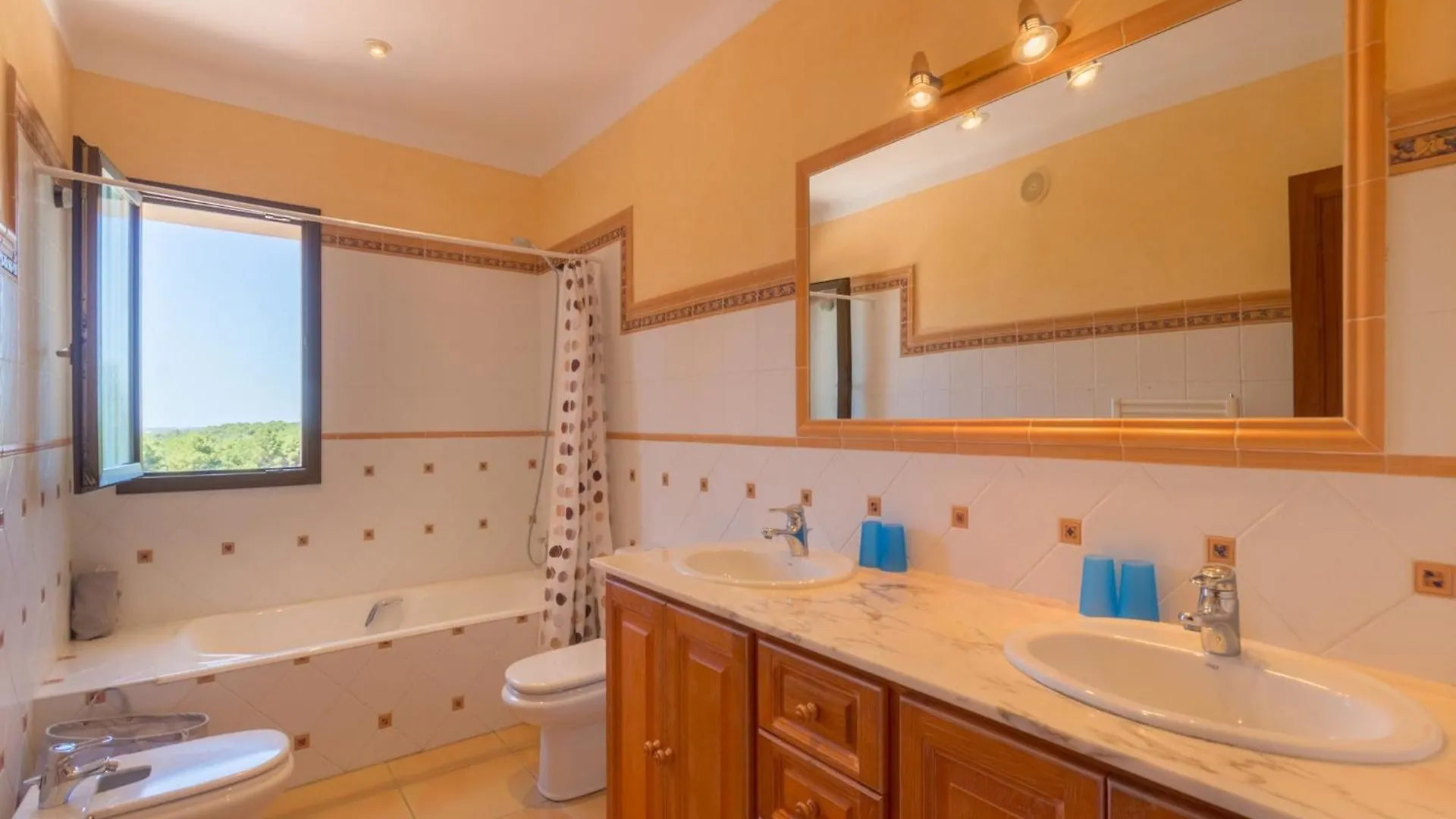 Spacious 5-Bedroom Villa In Mallorca Felanitx Španělsko