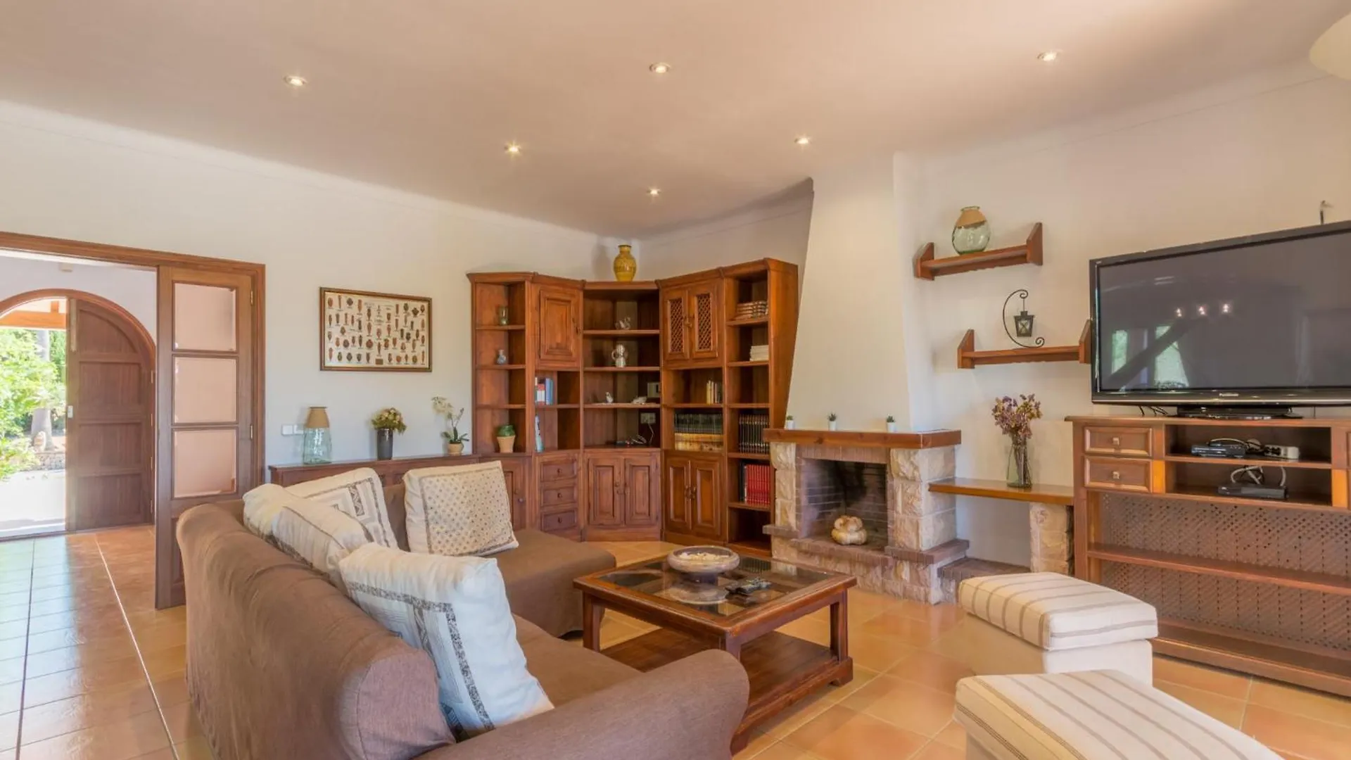 Spacious 5-Bedroom Villa In Mallorca Felanitx